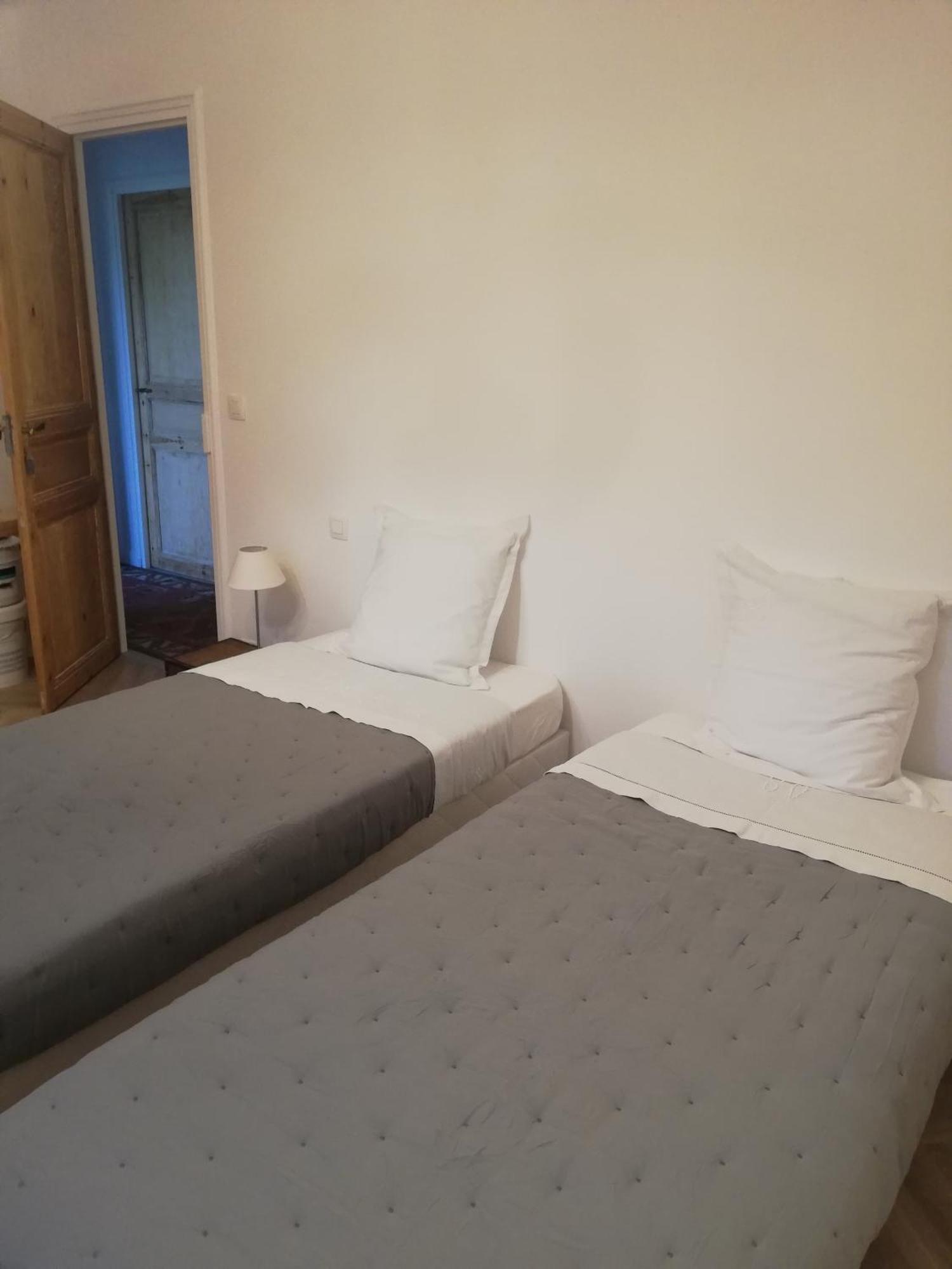 Les 3 Platanes Bed & Breakfast Conilhac-Corbières Екстериор снимка